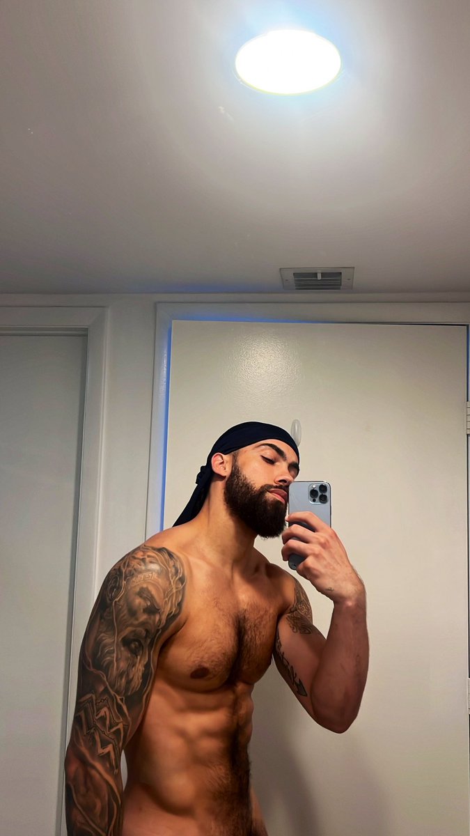 Rt if you like my body 😮‍💨🥵