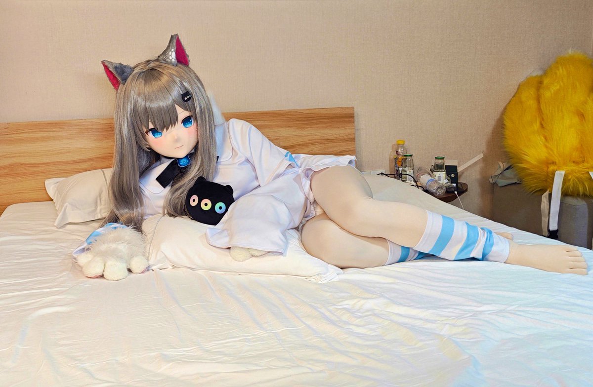 猫猫只是困了而已
啊呜～晚安安喵
#kigurumi  #着ぐるみ