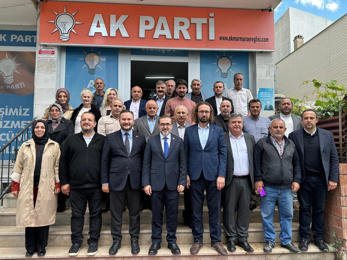 Marmara Ereğlisi İlçe Başkanlığımızda yol ve dava arkadaşlarımız ile bir araya geldik. İstişare ve değerlendirmelerde bulunduk.

Marmara Ereğlisi İlçe Başkanımız Muhammet Gökmen’e ve Yönetimine çalışmalarında başarılar diliyorum. 

Liderimiz, Cumhurbaşkanımız Sayın Recep Tayyip