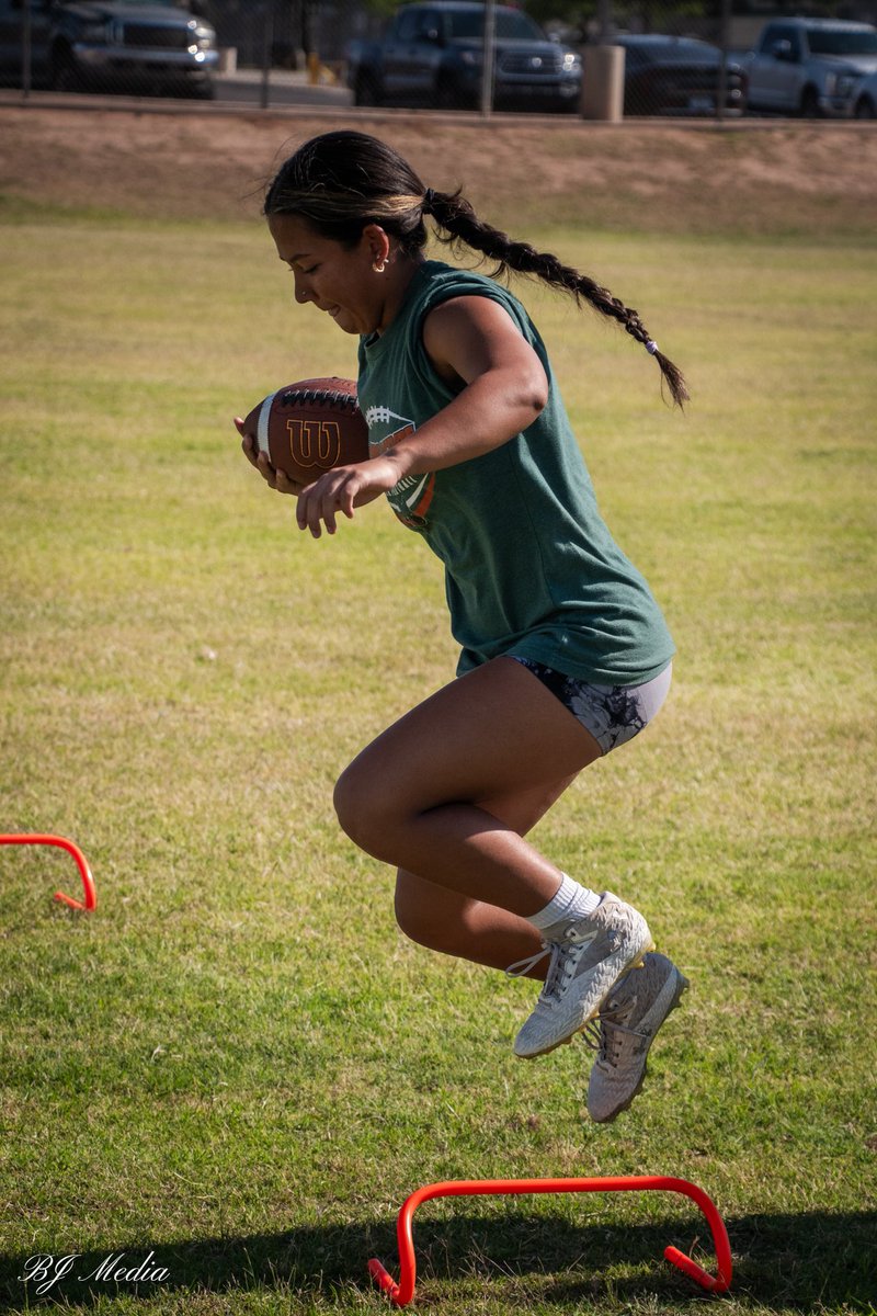 BJ Media (@bjmedia1) on Twitter photo Frames from spring ball stop #31 at Campo Verde flag📸
Key players for the Coyotes include:
- ‘26 QB Izzy Pap
- ‘26 ATH Serena De Rosa
- ‘26 LB/RB Myla Robertson
- ‘27 QB/ATH Amaya Moreno
- ‘28 WR/DB Ella Mutters
<a href="/CVHSGirlsFlagFB/">CVHS Girls Flag Football</a> Frames from spring ball stop #31 at Campo Verde flag📸
Key players for the Coyotes include:
- ‘26 QB Izzy Pap
- ‘26 ATH Serena De Rosa
- ‘26 LB/RB Myla Robertson
- ‘27 QB/ATH Amaya Moreno
- ‘28 WR/DB Ella Mutters
<a href="/CVHSGirlsFlagFB/">CVHS Girls Flag Football</a>