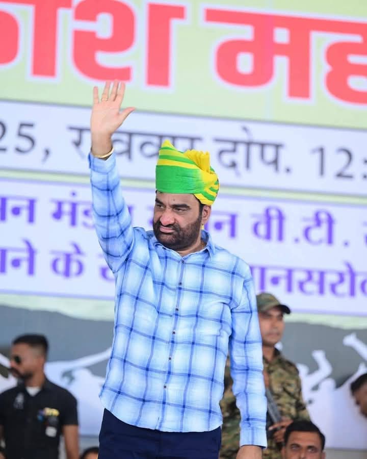 OnkarMoond's tweet photo. #भायो 
“थोड़ा बहुत तो हमने भी कमा रखा है !
एक कोहिनूर को अपना भाई बना रखा है !!”
@hanumanbeniwal https://t.co/YJh9eayCIv