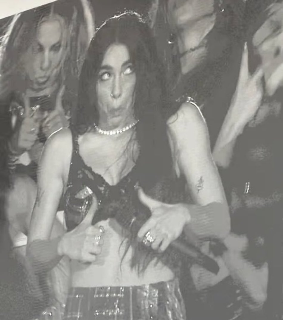 igual vení acércate que te firmo la fotito 📸