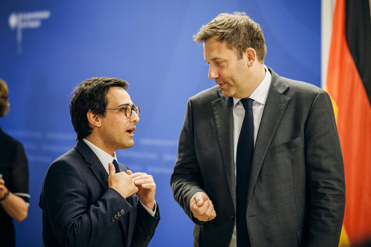 Bundesministerium der Finanzen (@bmf_bund) on Twitter photo Minister <a href="/larsklingbeil/">Lars Klingbeil 🇪🇺</a> tauschte sich heute mit dem Exekutiv-Vizepräsidenten der EU-Kommission <a href="/steph_sejourne/">Stéphane Séjourné</a> aus. Im Fokus: 🇪🇺Wettbewerbsfähigkeit, Investitionen, Strukturreformen & 🇺🇸Zollpolitik. Wir sind uns einig, dass wir in Europa geschlossen, abgestimmt & sehr konsequent Minister <a href="/larsklingbeil/">Lars Klingbeil 🇪🇺</a> tauschte sich heute mit dem Exekutiv-Vizepräsidenten der EU-Kommission <a href="/steph_sejourne/">Stéphane Séjourné</a> aus. Im Fokus: 🇪🇺Wettbewerbsfähigkeit, Investitionen, Strukturreformen & 🇺🇸Zollpolitik. Wir sind uns einig, dass wir in Europa geschlossen, abgestimmt & sehr konsequent