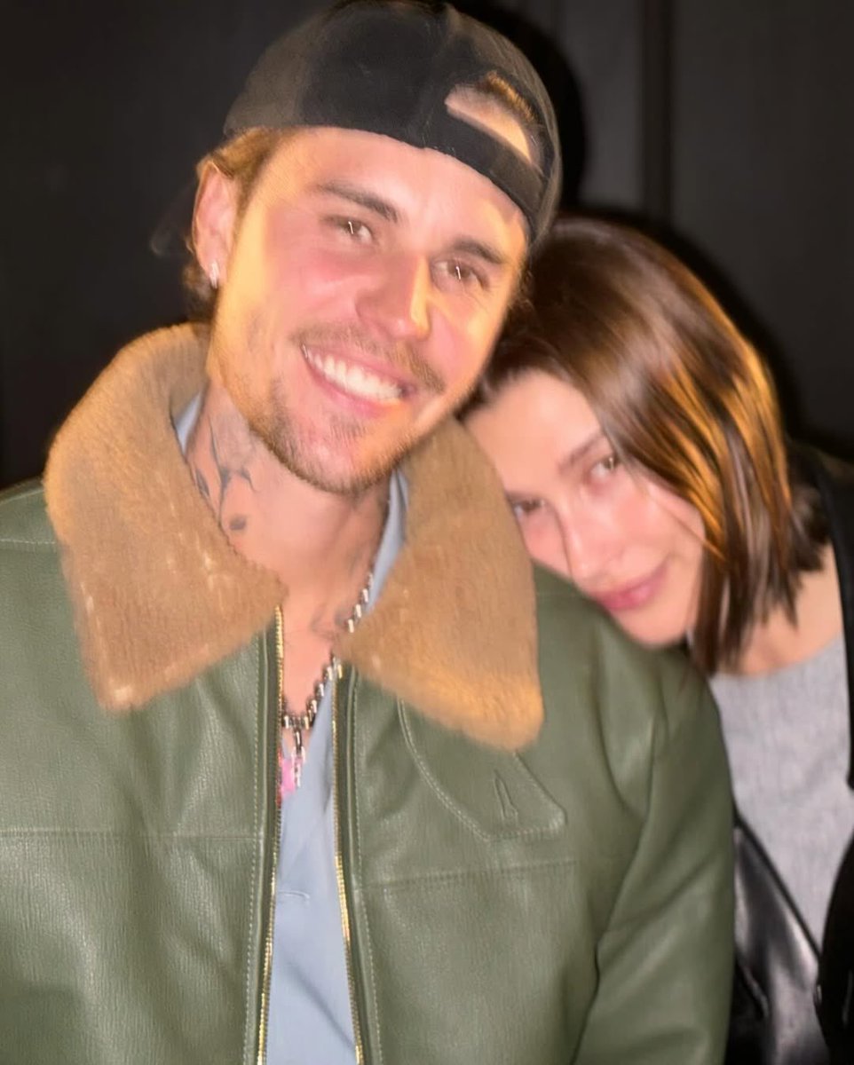 updatecultura's tweet photo. Justin Bieber e Hailey Bieber estariam enfrentando a PIOR fase do casamento, evitando até ficar no mesmo cômodo dentro de casa, afirma The Sun. https://t.co/qQRpndvXUv