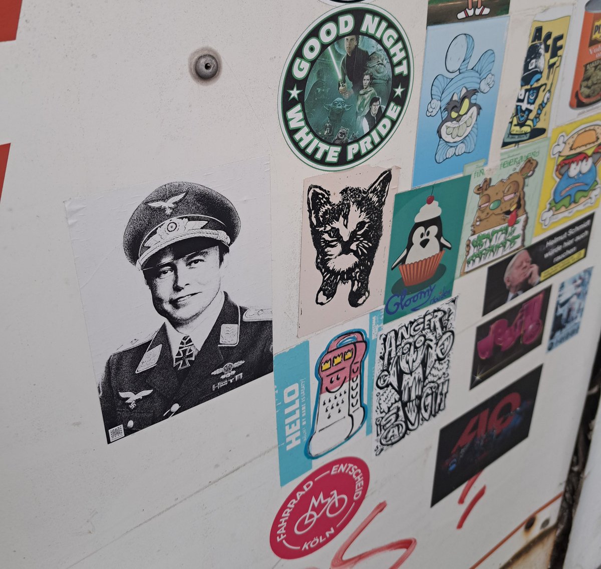 BellgarateDada's tweet photo. @bbnomula Fun fact : my friend and I found this in the streets of Köln on our way to your show https://t.co/paC82917g7