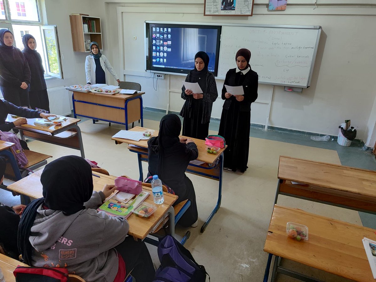 ykaihl's tweet photo. Okulumuz Spor Kulübü öncülüğünde, sağlıklı beslenmenin önemine dikkat çekmek için  etkinlik gerçekleştirildi Tüm  sınıflarda sağlıklı beslenme ile ilgili sunumlar yapılarak, öğrencilere farkındalık kazandırılması hedeflendi. @sivasmem @yildizelimakam @yildizeli_mem @KARADAGERDAL https://t.co/roQbc6MDmg