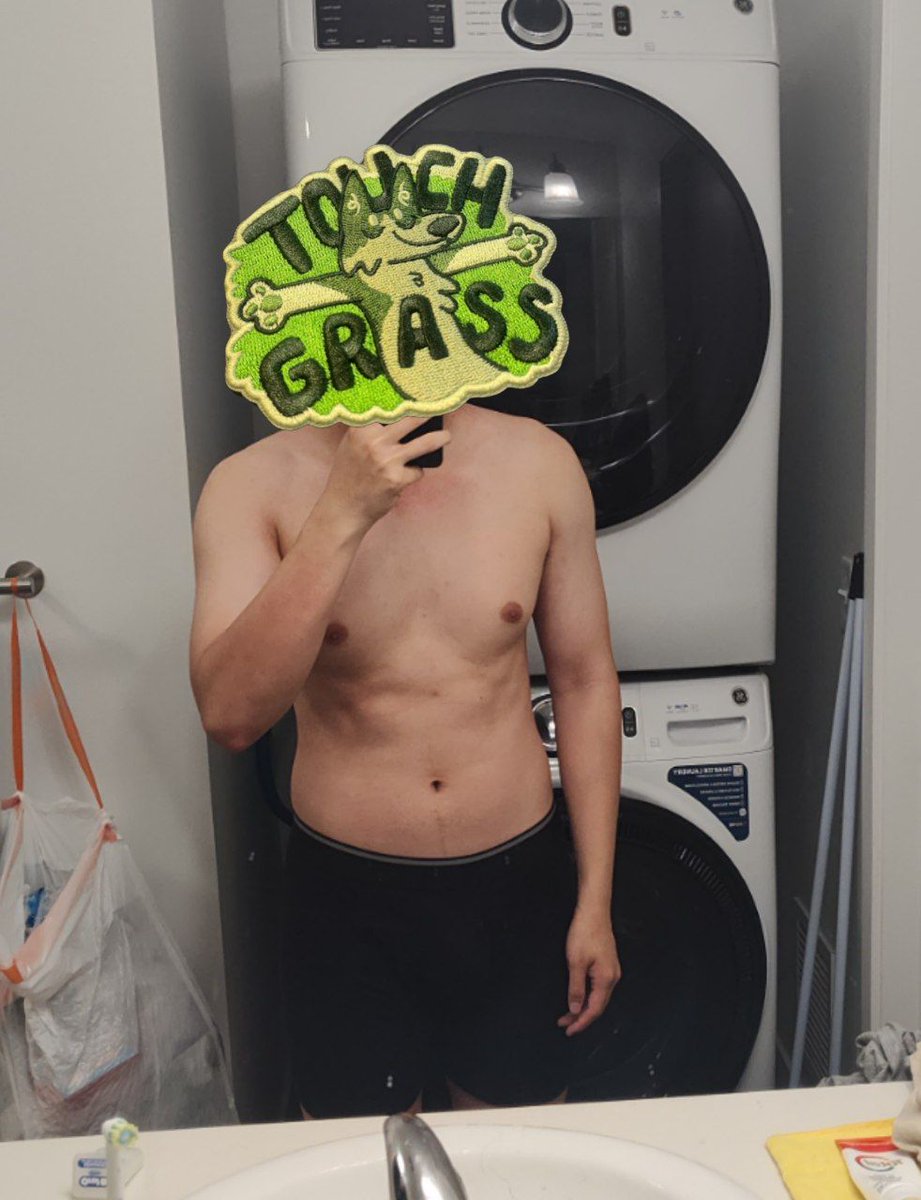 ArtKoumoh's tweet image. i think my arms are sunburnt from cardio yesterday