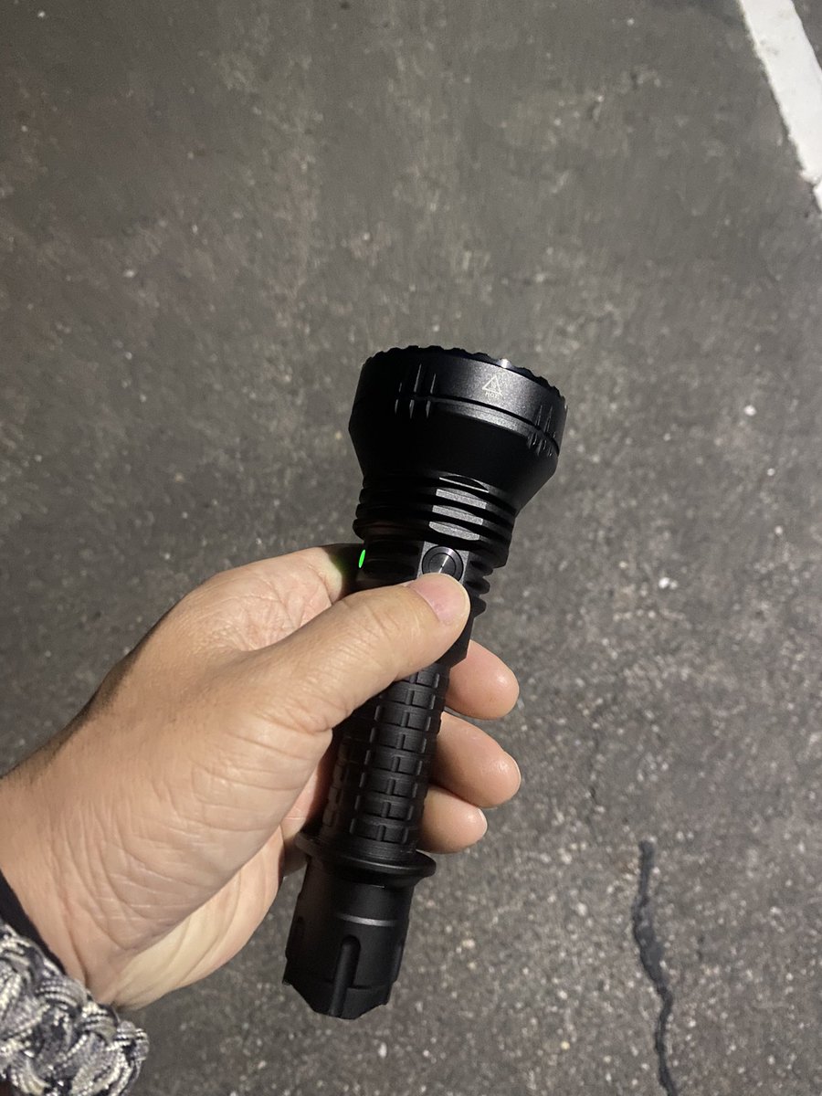 masachandra's tweet image. 飛び系ライトACEBEAM L19 2.0
完全にライトセーバーで好き😍
初のTIRレンズ
サイドボタンは暗闇だと押し難い。
#ACEBEAM
#l19 
#ロマンス砲
#ライトセーバー
#グリーンライト