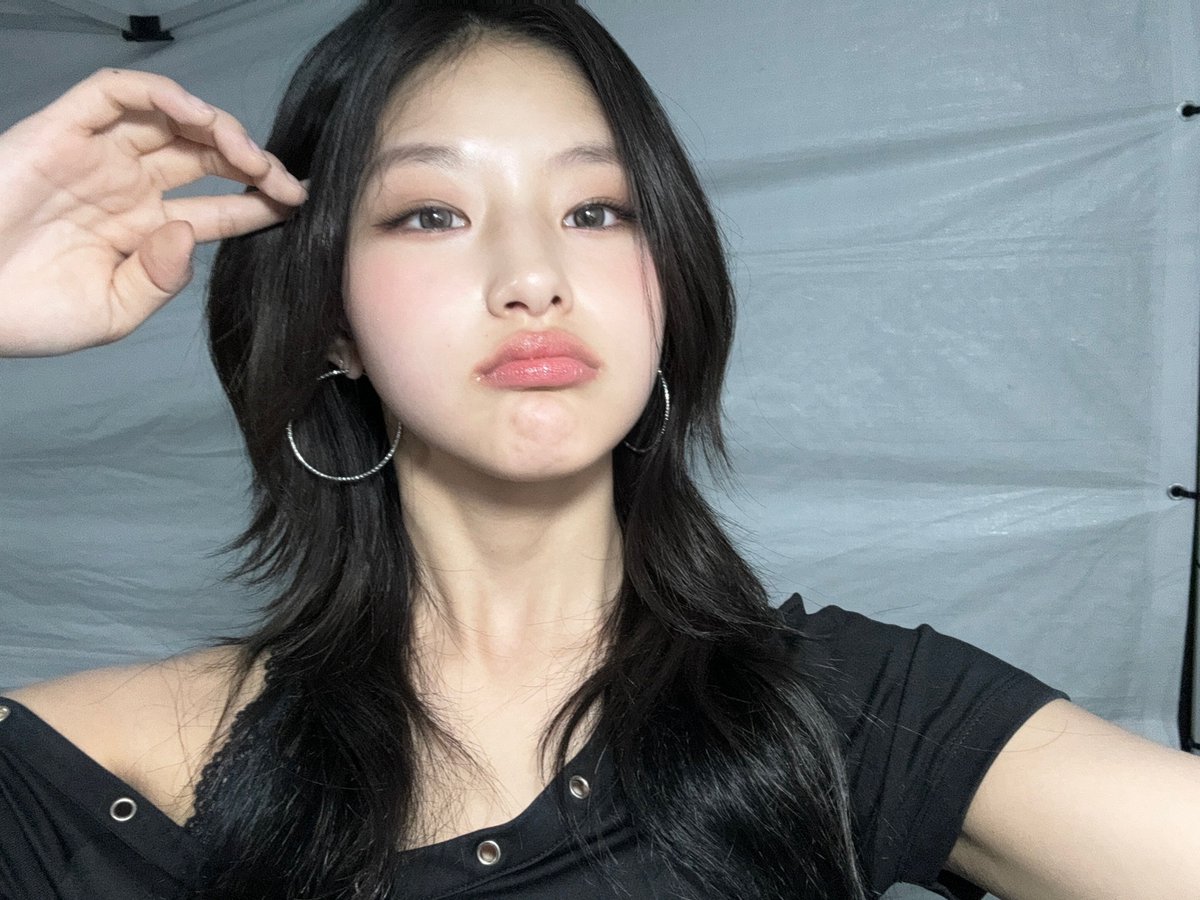 haneul pics tweet media