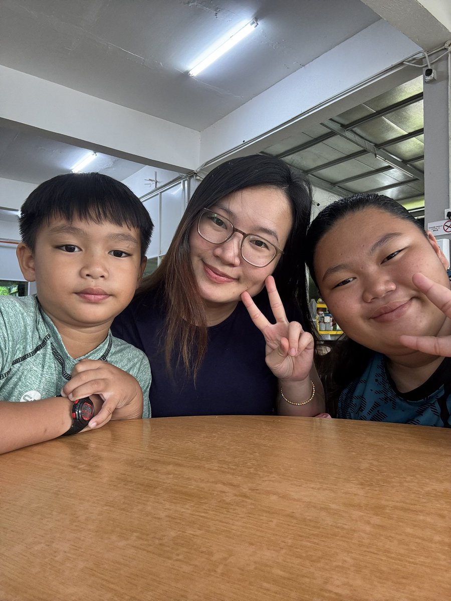 fionainau's tweet photo. One year later 💛💛💛💛💛

I get to accompany my grandparents to their doctor’s appointment, get to eat together, and get to be close to my familyyy 💙💙💙💙💙 https://t.co/VsCvLxmSIM