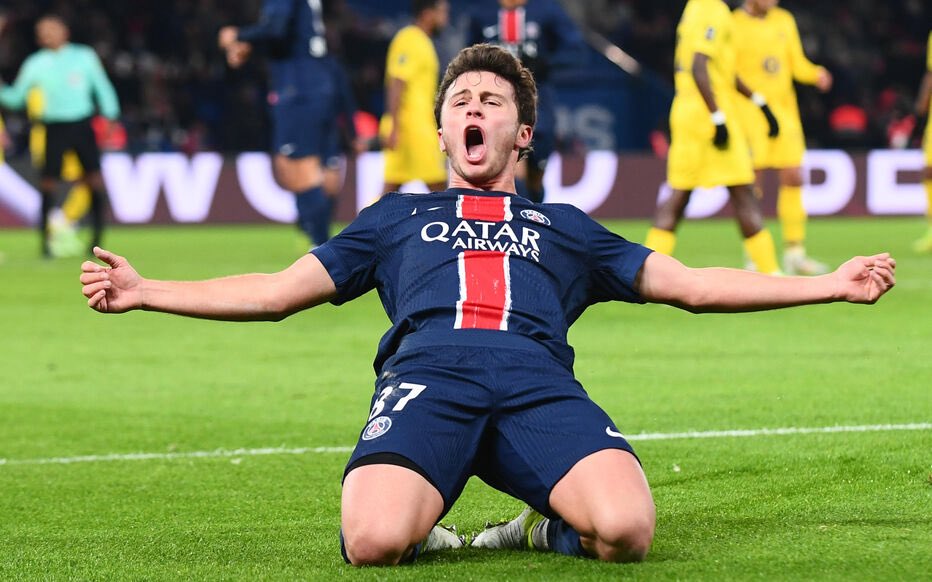 Media Parisien tweet media