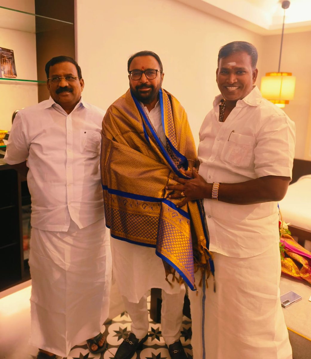 AKSaiJSaravanan's tweet photo. புதுச்சேரிக்கு வருகை புரிந்துள்ள மாண்புமிகு மத்திய சுகாதார மற்றும் குடும்ப நலத்துறை இணைய அமைச்சர் திரு.@mpprataprao அவர்களை வரவேற்றபோது.@BJP4Puducherry @BlrNirmal @blsanthosh @mansukhmandviya https://t.co/F7Ht4oUCOu