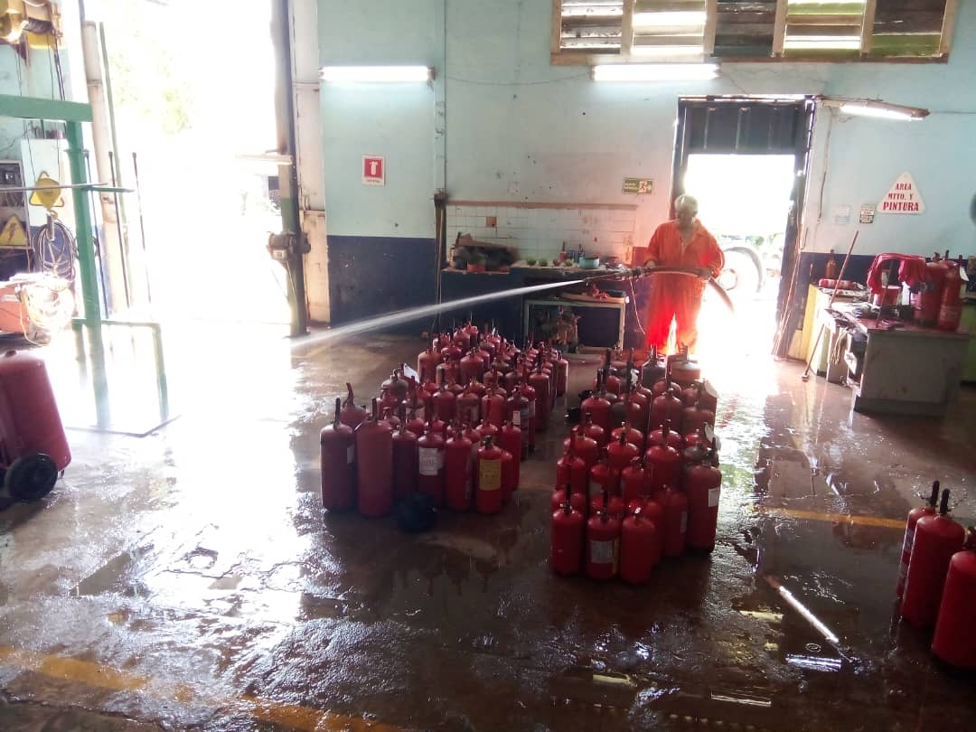 La limpieza una tarea acometida en nuestros talleres durante el "Ejercicio Meteoro". #UnidosXCuba <a href="/CubaCubacons/">Grupo Empresarial Construcción y Montaje</a>