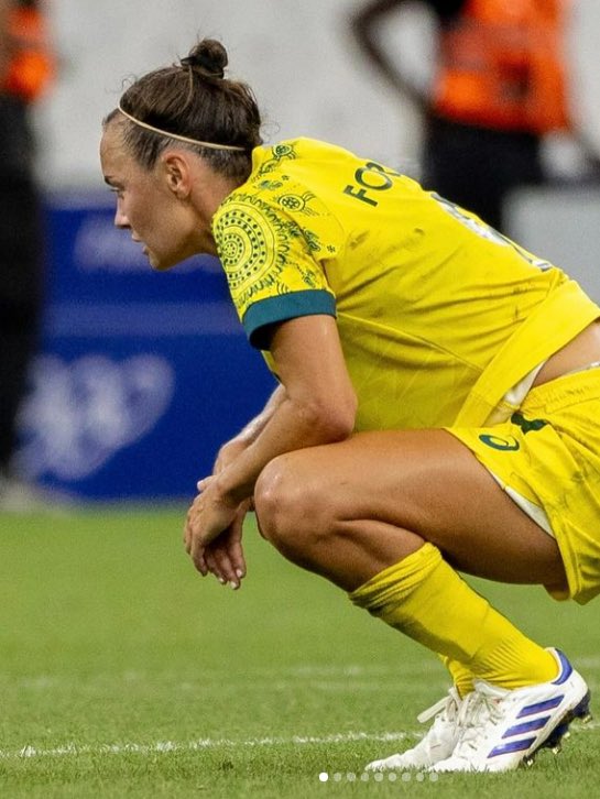 Roxystyle_'s tweet photo. Getting emotional all over again thinking about the last year for these two between not making it out of the group stage at the Olympics and failing to qualify for the Euros  - happy they get to finally have their moment and what a fckin moment it is 🏆😭🥂 https://t.co/Gt4rmdcTes