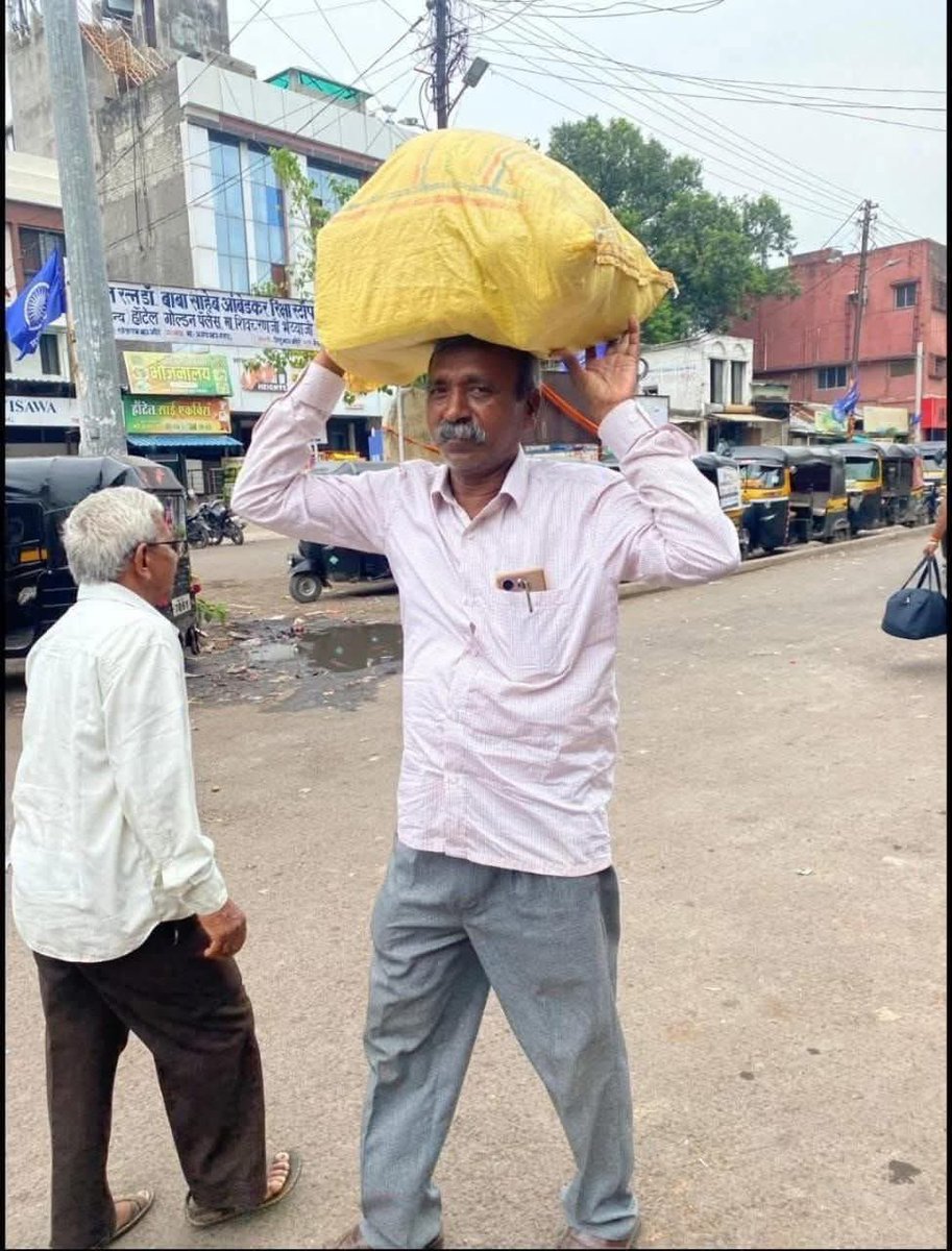 #LongRead #DharmaMusings #ShefSays 

The Man Who Made a River Flow — Chaitram Pawar

Guess who is this man in the photo—dressed in a simple, crumpled shirt and pants, carrying his own sack on his head with a shy smile? 

He is Padmashri Chaitram Pawar, an embodiment of what a