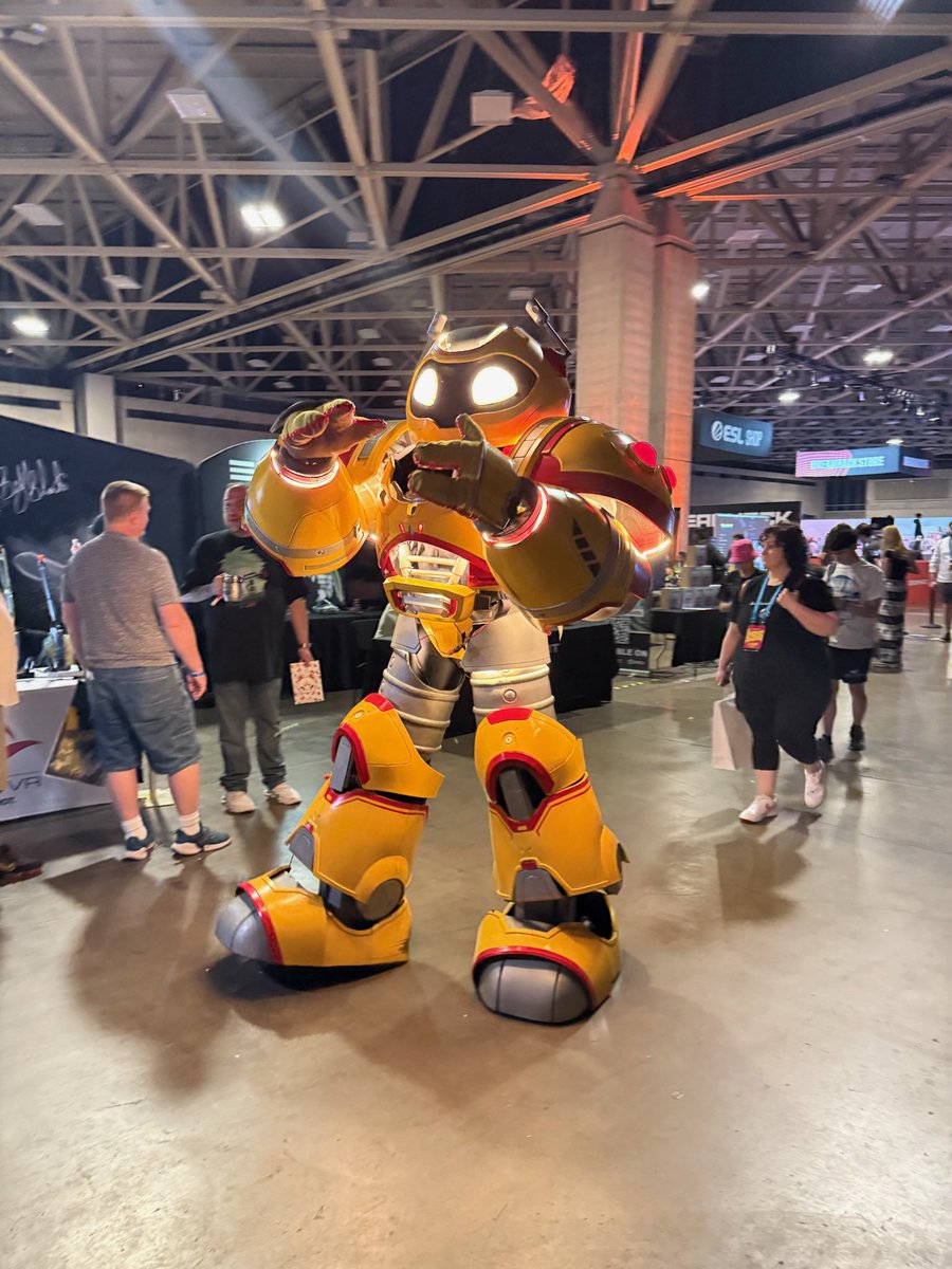 An unforgettable weekend, thank you <a href="/DreamHack/">DreamHack</a> your team did an extraordinary job with this event. Got to meet so many wonderful players, creators, and so many faces.