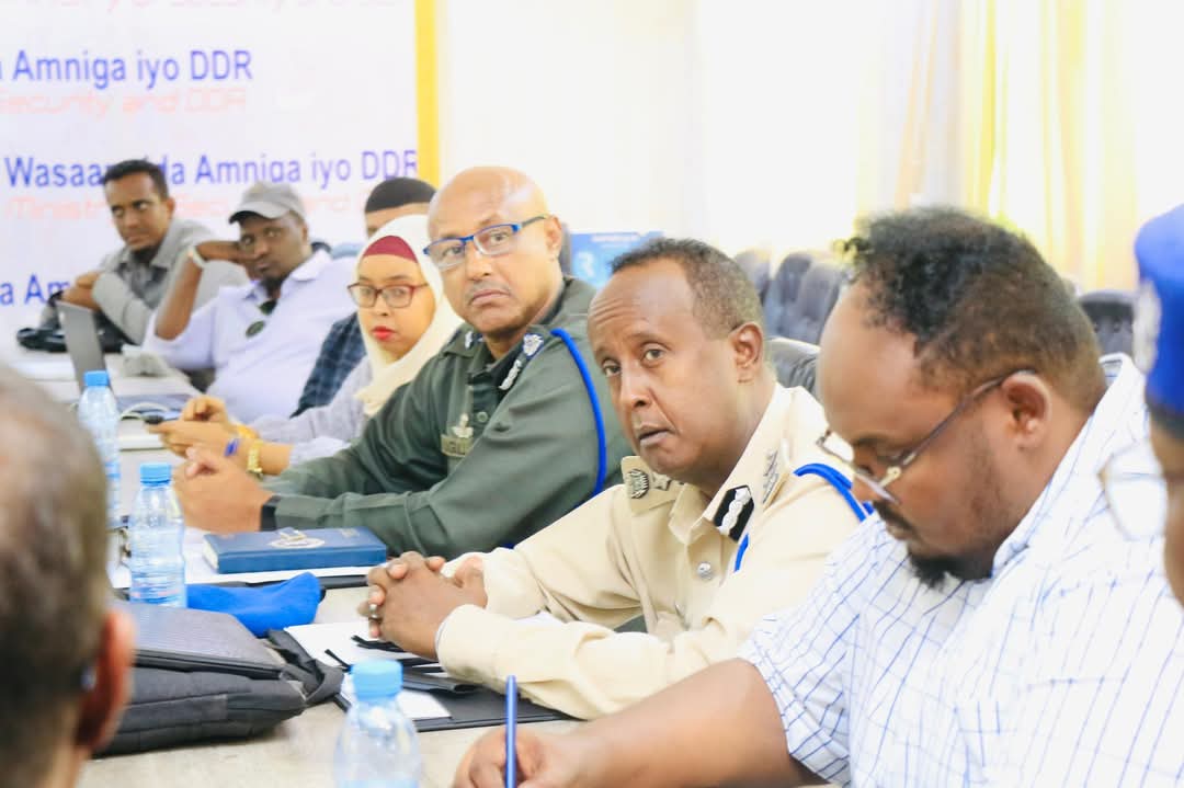 Plpoliceforce's tweet image. First Deputy Commander, Brig. Gen. Caydiid Ahmed Nur, attended a meeting to advance Phase II of the JPP project. Chaired by the Deputy Minister of Security, the session focused on strengthening women’s participation in the police and enhancing cooperation with @UNDPSomalia