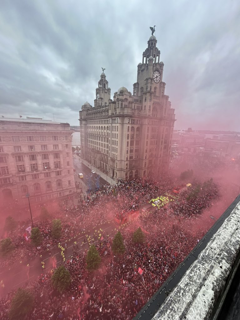 WE ARE THE CHAMPIONS