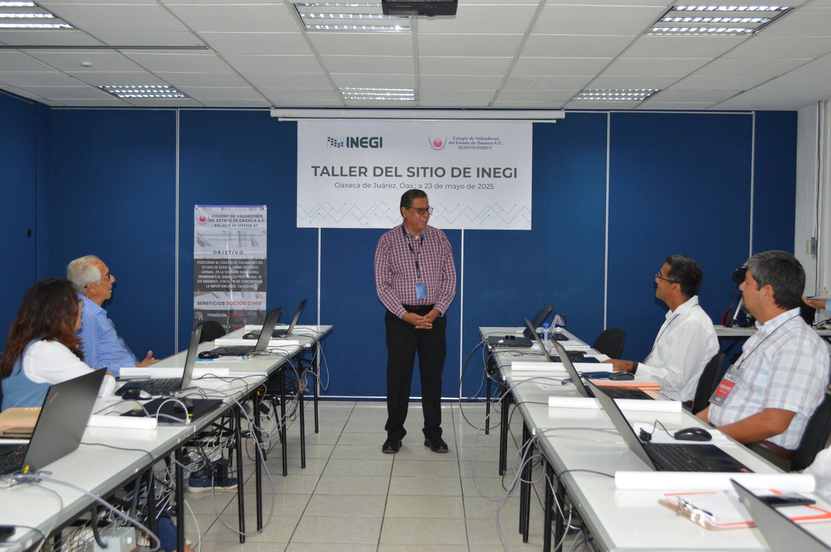 JorgeLopezGuz's tweet photo. Durante tres sesiones, integrantes del Colegio de Valuadores del Estado de Oaxaca A.C., participaron en el taller, "Navegación del sitio del INEGI en internet", donde se capacitaron en el uso de la plataforma para consultar y analizar información estadística y geográfica.  #INEGI https://t.co/Fafrk2Rheh