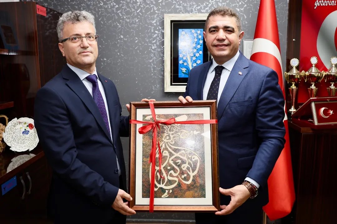 duzcehem's tweet photo. Düzce Valimiz Sayın Selçuk Aslan, il protokol üyeleriyle birlikte 01-07 Haziran Hayat Boyu Öğrenme Haftası etkinlikleri kapsamında, Düzce Halk Eğitim Merkezi tarafından düzenlenen serginin açılış programına katıldı. 

Her zaman her yerde herkes için eğitim. https://t.co/UODewJBLhl