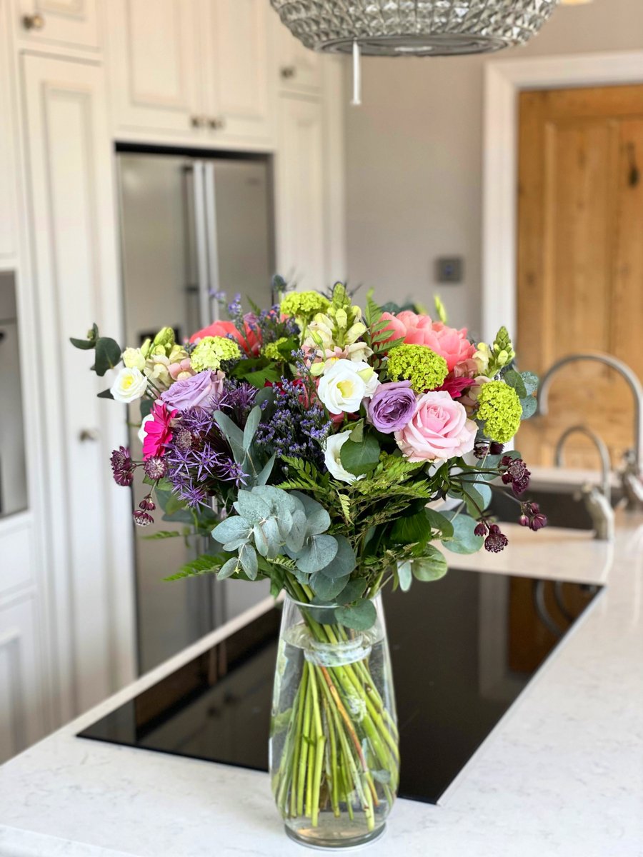 Homelandflorist's tweet photo. A bloom a day keeps the grey away. https://t.co/4ZlVPBB87i