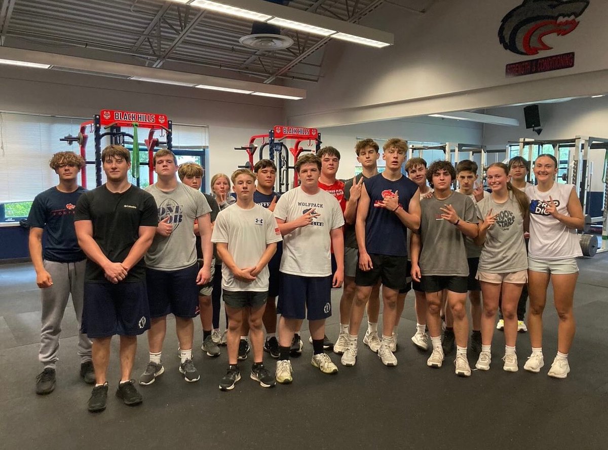 TylerVenable2027 (@venable2027) on Twitter photo The Murph <a href="/MurphChallenge/">The Murph Challenge</a>
1 mile, 100 pull ups, 200 push ups, 300 squats, another mile
•
•
•
•
#tylervenable20 #tylervenable2027 #wolfpack #sophomoresummer #juniortobe #family The Murph <a href="/MurphChallenge/">The Murph Challenge</a>
1 mile, 100 pull ups, 200 push ups, 300 squats, another mile
•
•
•
•
#tylervenable20 #tylervenable2027 #wolfpack #sophomoresummer #juniortobe #family