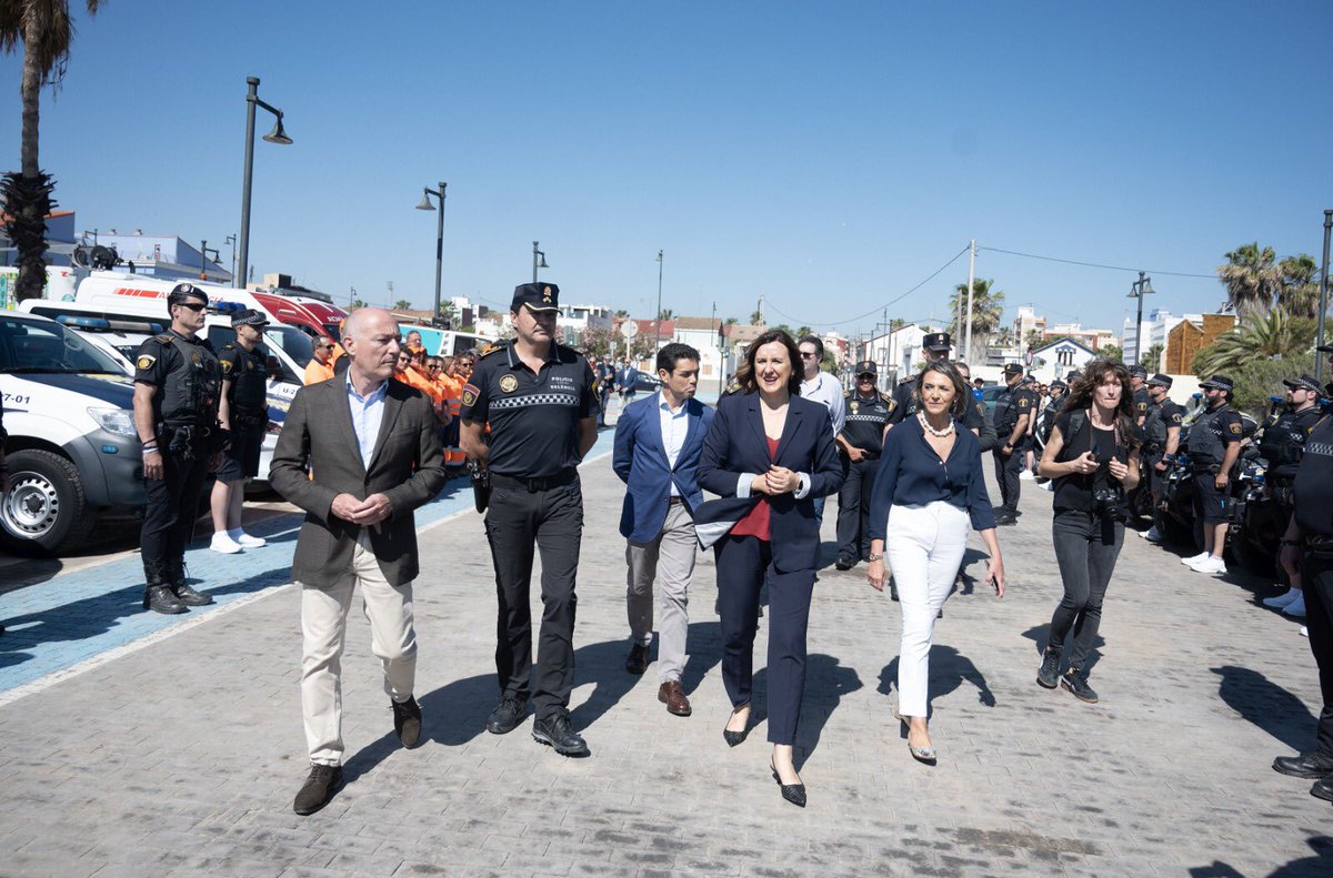 ☀️🏖Presentación del dispositivo de playas para la temporada 2025.

Más de 170 profesionales y medios técnicos velarán por la seguridad de los bañistas a lo largo de los 20km de costa y en 16 postas.

🔵 7 banderas azules otorgadas este año acreditan la calidad de nuestras playas