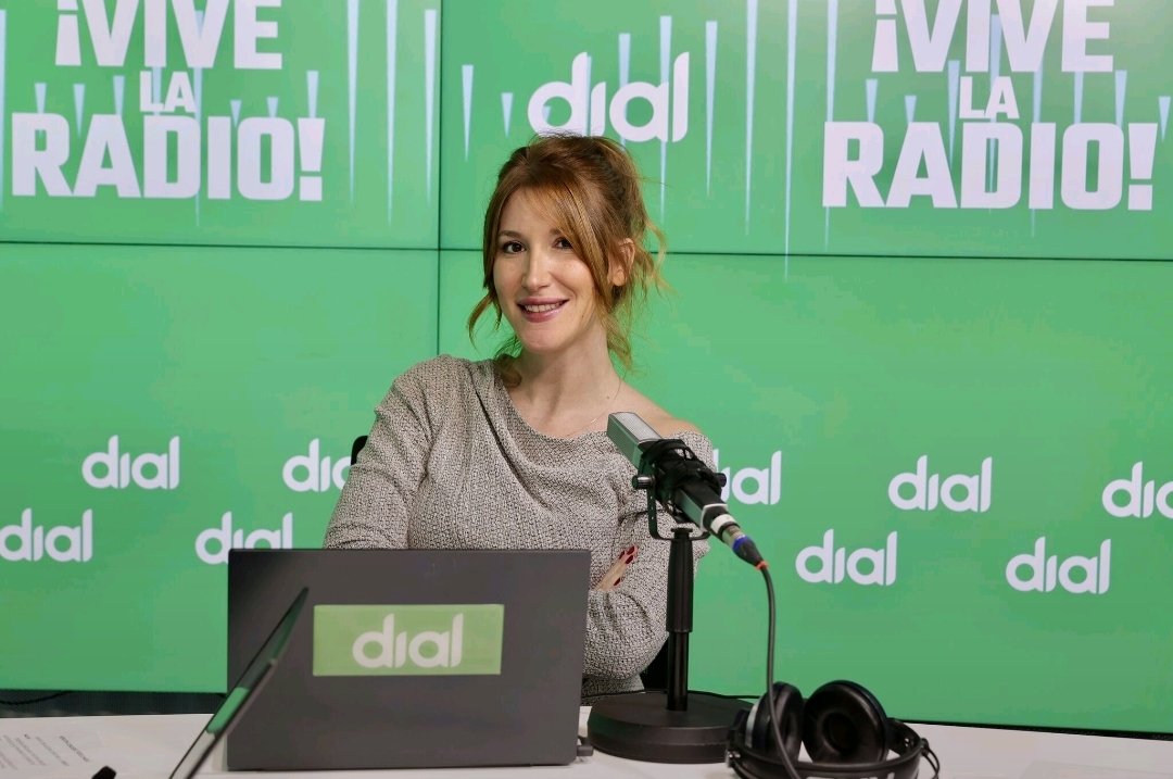 🏆 <a href="/SarayEsteso/">Saray Esteso</a>, premiada en las #AntenasDePlata2025.

La <a href="/federacionARTVE/">Federación de asociaciones de radio y tv de España</a> ha distinguido a la copresentadora de <a href="/atrevetedial/">Atrévete</a> por su labor al frente del morning de <a href="/Cadena_Dial/">Cadena Dial España</a>, que cada mañana despierta a más de 950.000 personas.