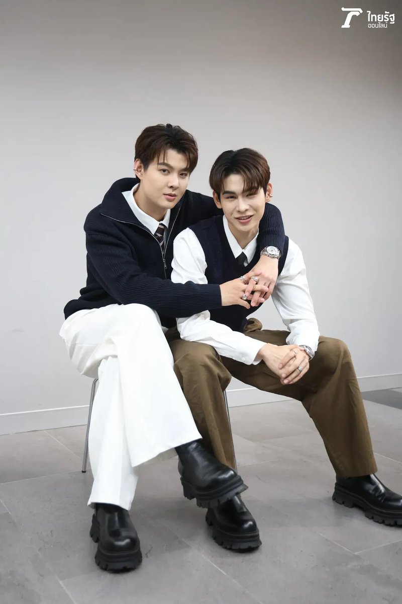 kanoompeekpoon's tweet photo. เซ้นต์ - ภูม 2 หนุ่มพี่น้องสุดซี้ บุคลิกต่างกันแต่นิสัยเข้ากันได้อย่างลงตัว 

#หวานใจผู้ใหญ่จอม
#ผู้ใหญ่จอมดูฟรีที่YouTube 
#MySweetHeartJom

#ภูมเซ้นต์ #PoomSaint 
#ppoomntp_ #Saint_sup 
#ไทยรัฐออนไลน์ #TheBackground #Thairath_Ent https://t.co/Hvcq8YQH0S