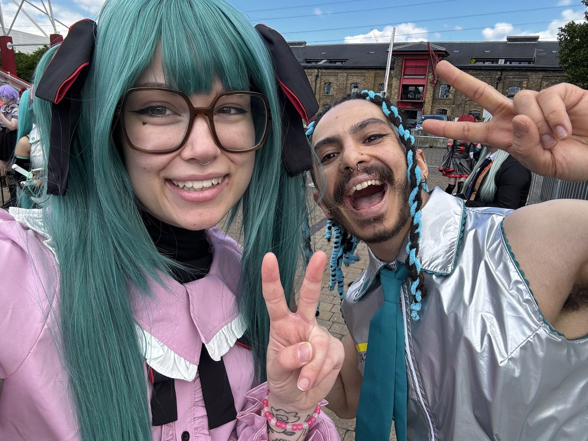 star! ✦ tweet media