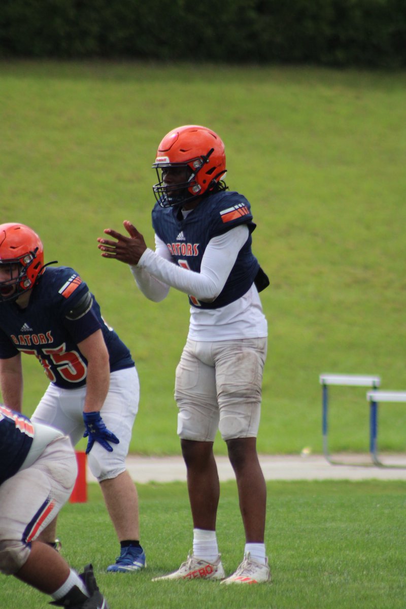 KyronPerry's tweet image. late post but a few clips from our orange and blue game 5/10/25. WR/QB, i can do it all. (Work will be done it the summer) @EscambiaFb @247recruiting @247Sports @CoachTMort @UNAFootball @MikeBennett3610 @SouthernMissFB