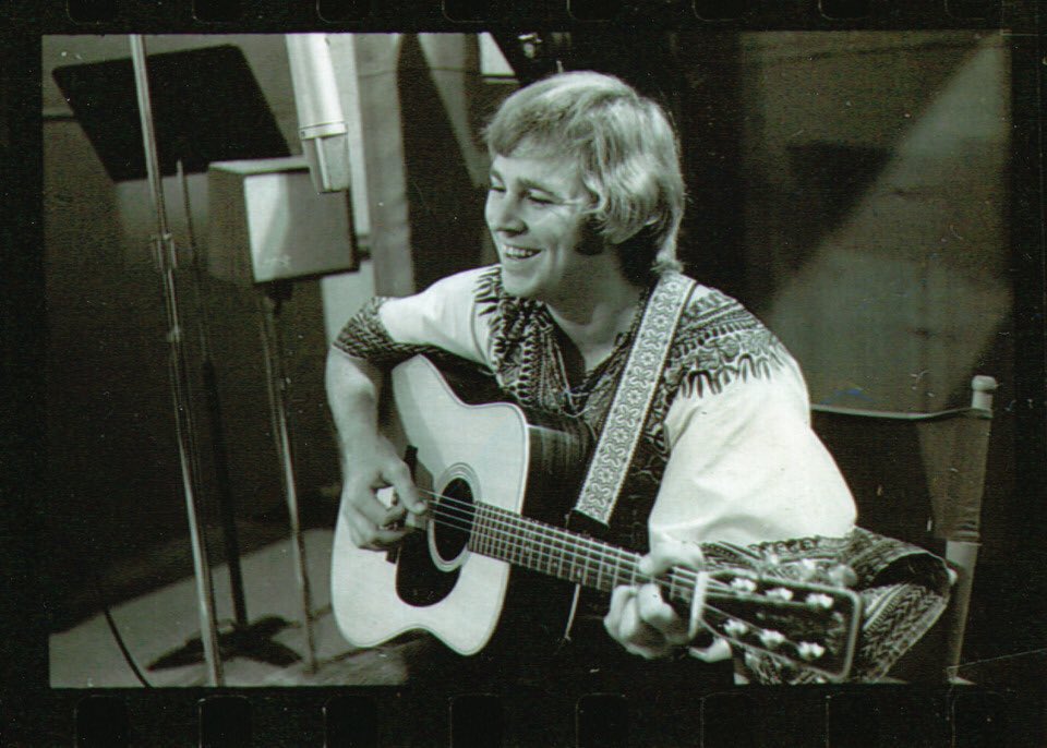 Thinkin’ back to Alabama
Where a much younger version of me
Stepped up to the Microphone
And sang about his first palm tree
Half a hour later
Had that first 45 in my Hand
From a sailor to a singer
It’s a life I never had planned