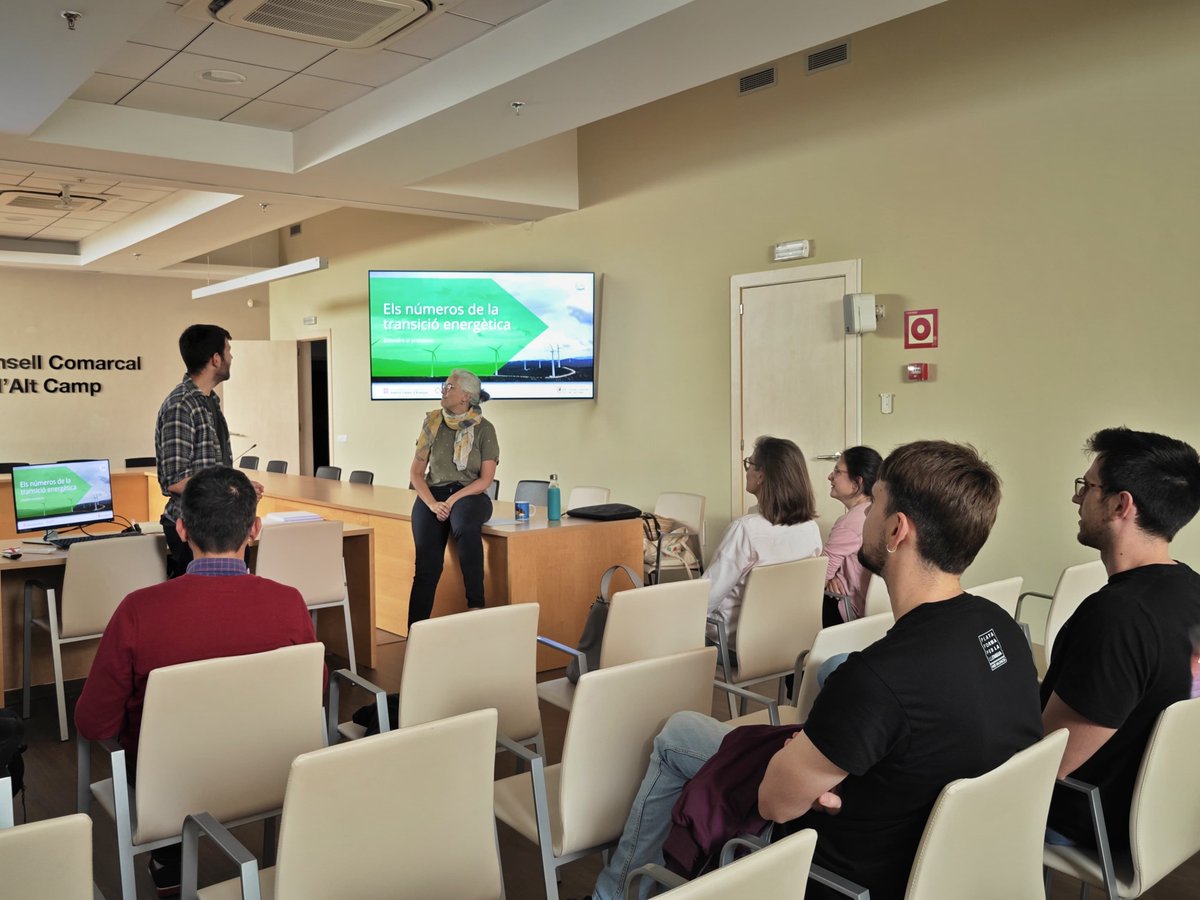 TRANSICIÓ ENERGÈTICA I SOSTENIBILITAT

🌱 El passat dijous es van tancar les 2es Jornades de Transició Energètica i Sostenibilitat al <a href="/ConsellAltCamp/">Consell Comarcal de l'Alt Camp</a> 

💡Xerrades, eines de dades i debat per avançar cap a un futur energètic més sostenible.

🔗tuit.cat/wsk2a

#AltCamp