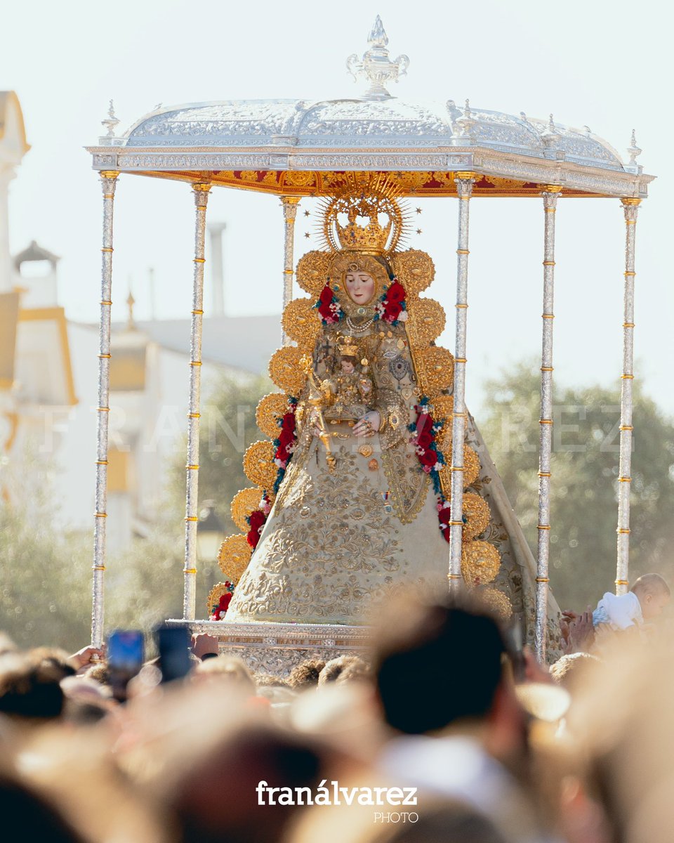 Quedan dos lunes para uno de los amaneceres más bonitos del año. 

Y por tercer año, tendré el privilegio de volver a contarlo para la <a href="/hdadmatrizrocio/">Hermandad Matriz Almonte</a>. 

#ElRocio25