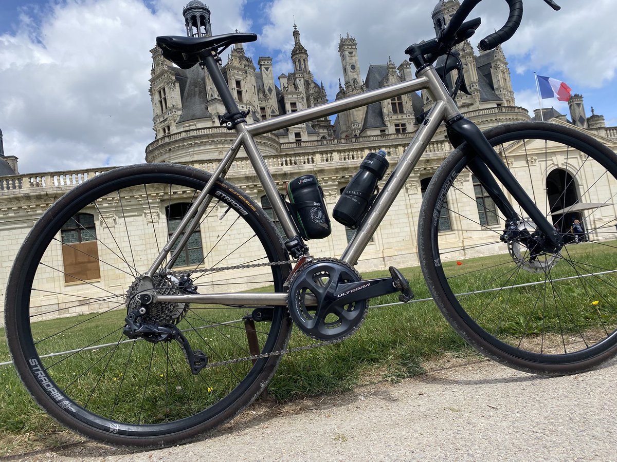 simleigh tweet media