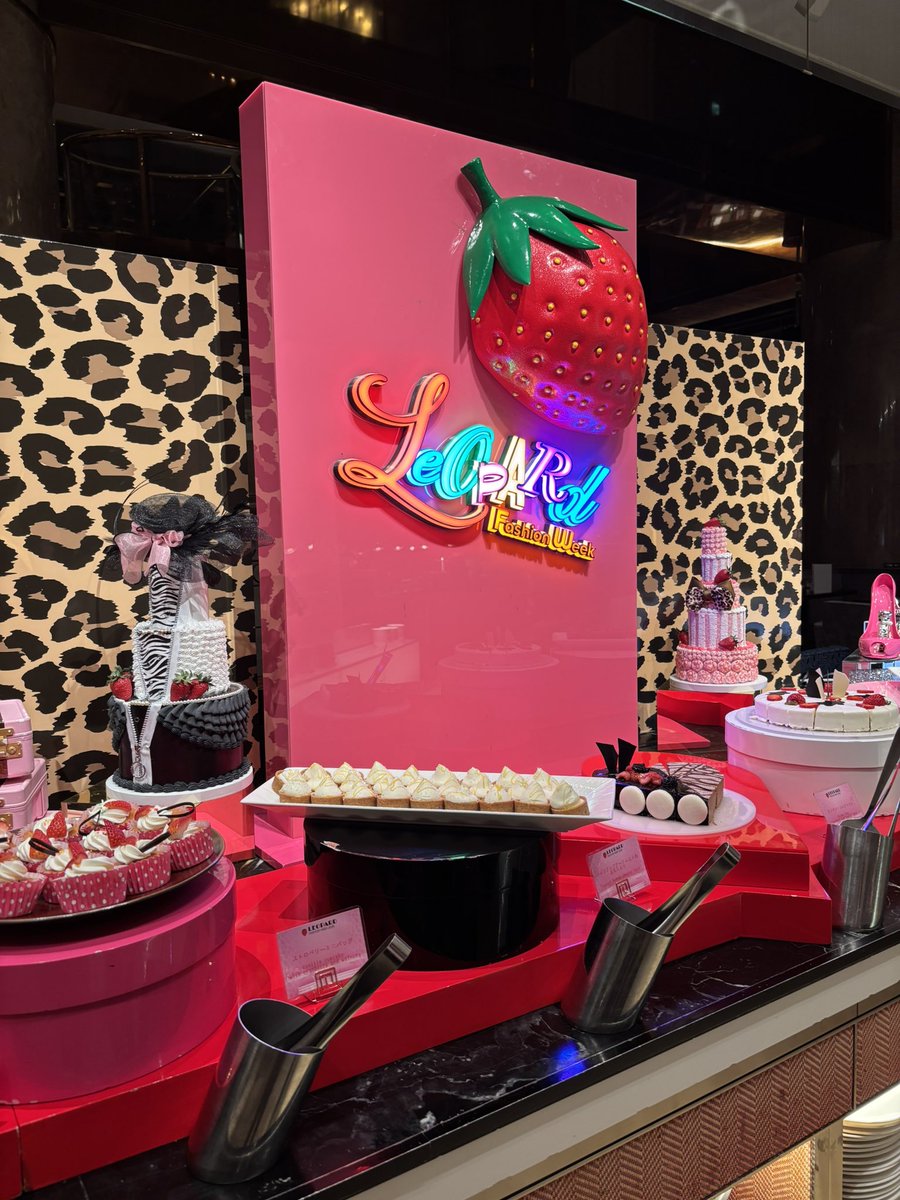 lorholic's tweet photo. 毎年行ってるヒルトン東京のストロベリーレオパードファッションウィーク🍓🐆

いちごのスイーツだらけで幸せ！！
夏のイベントにも行きたいな☀️ https://t.co/oC3LbuzZtQ