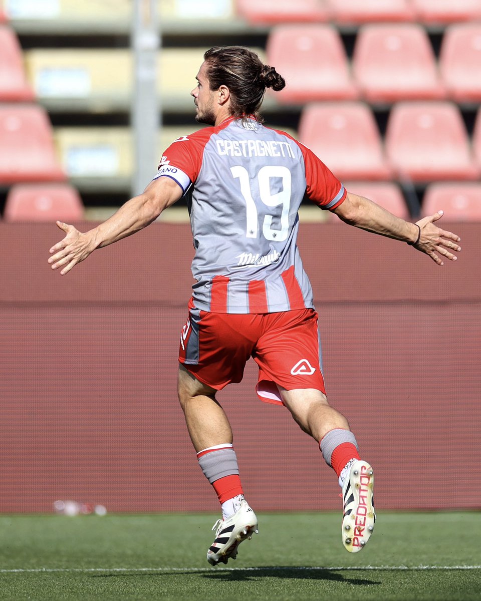 USCremonese's tweet photo. ๐ฝ๐๐๐๐๐ ๐ฉถโค๏ธ
#AmarsiAncora #forzagrigiorossi #DaiCremo #Cremonese #Cremona #SerieBKT #PlayOff #PlayOffSerieBKT #CreJst #CremoneseJuveStabia https://t.co/o2OGrBbXDX