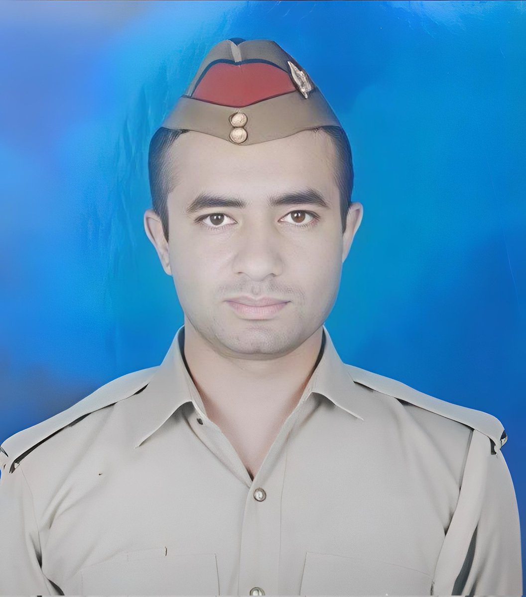 ना डरा, ना भगा... अकेले 12 बदमाशों से लड़ा। शहीद हुआ, लेकिन वीरता की मिसाल बन गया।

पश्चिमी उत्तर प्रदेश के ज़िला शामली के गांव बधेव से ताल्लुक रखने वाले उत्तर प्रदेश पुलिस के जांबाज़ सिपाही सौरभ देशवाल बदमाशों से मुठभेड़ करते हुए वीरगति को प्राप्त हो गए।

नोएडा पुलिस को सूचना