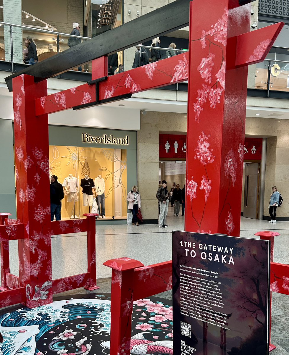 joanneeahmed's tweet image. Brilliant to see Greater Manchester celebrating the relationships with Osaka 🇯🇵 and Mumbai 🇮🇳 at the Flower Festival in the city centre this weekend and loving the signs celebrating the “glamour of Manchester!” @JAPANinUK @MCRIndia @HCI_London @CGIManchester 🐝