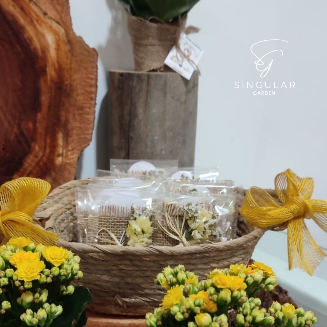 SingularCEE's tweet photo. En #SingularGarden creemos que cada comunión debe ser única, como quien la celebra. 🌿
Por eso, creamos detalles personalizados con alma, pensados para emocionar y agradecer a quienes acompañan ese día tan especial. 
Contacta con nosotros:
📧 info@singularcee.com
☎️ 676224725 https://t.co/CTzHCnZWcc