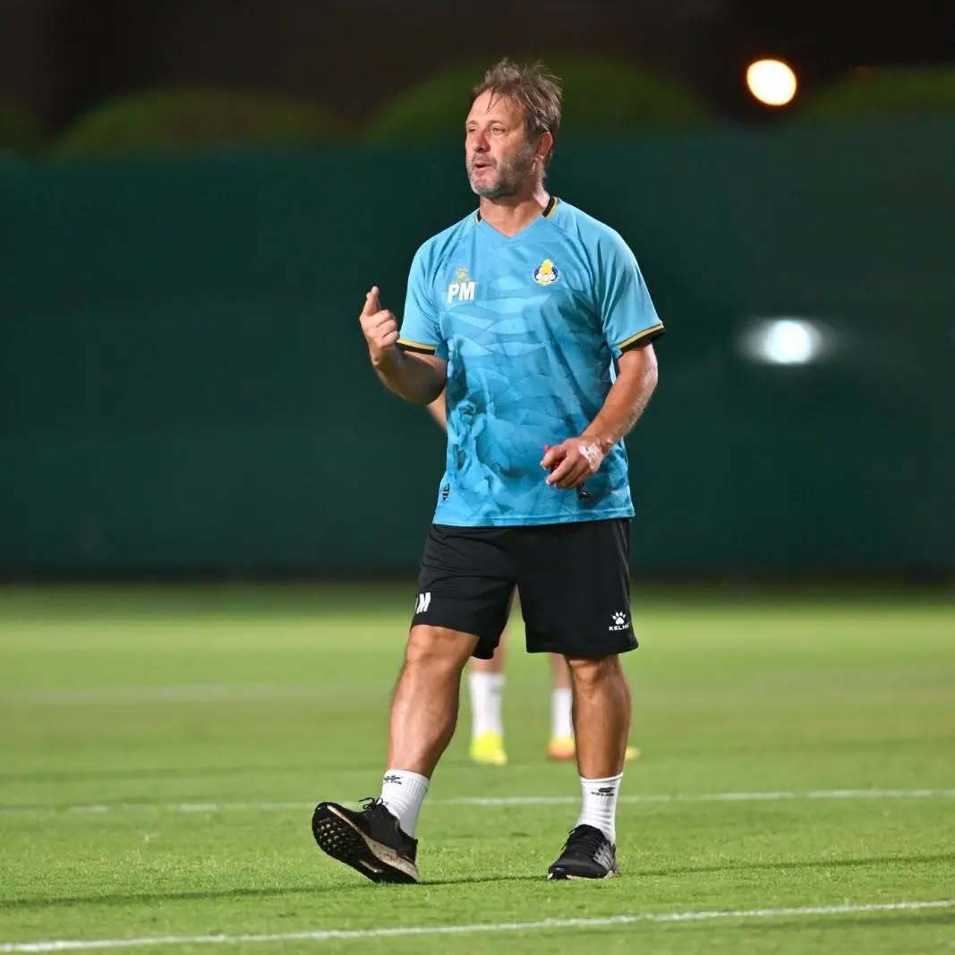 اتفق 100% بأنه مدرب عظيم وداهيه 

ومانسى تغييره للخطه ضد ام صلال بعد تأخرنا بهدفين واجراء تبديلات قلبت الطاوله على الخصم قبل نهاية الشوط الاول بـ ذكاء وشجاعة 🧠