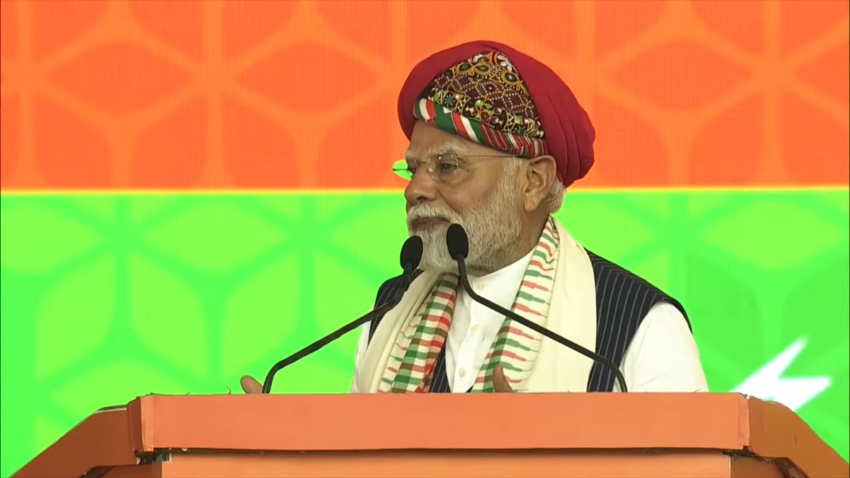 भारत टूरिज्म पर विश्वास करता है, टूरिज्म लोगों को जोड़ता है।

लेकिन पाकिस्तान जैसा देश भी है, जो टेररिज्म को ही टूरिज्म मानता है और ये दुनिया के लिए बहुत बड़ा खतरा है।

- पीएम <a href="/narendramodi/">Narendra Modi</a>