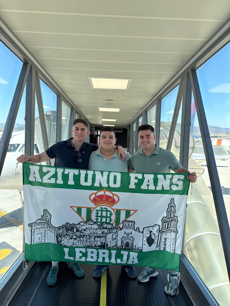 AZITUNOFANS's tweet photo. Horas de carretera, diferentes vuelos, escalas interminables pero sobre todo mucha ilusión. 
Nuestra fiel infantería ya viaja a tierras Polacas con un solo objetivo: 
¡QUEREMOS VERTE CAMPEÓN! @RealBetis https://t.co/9F1QRHVU3u