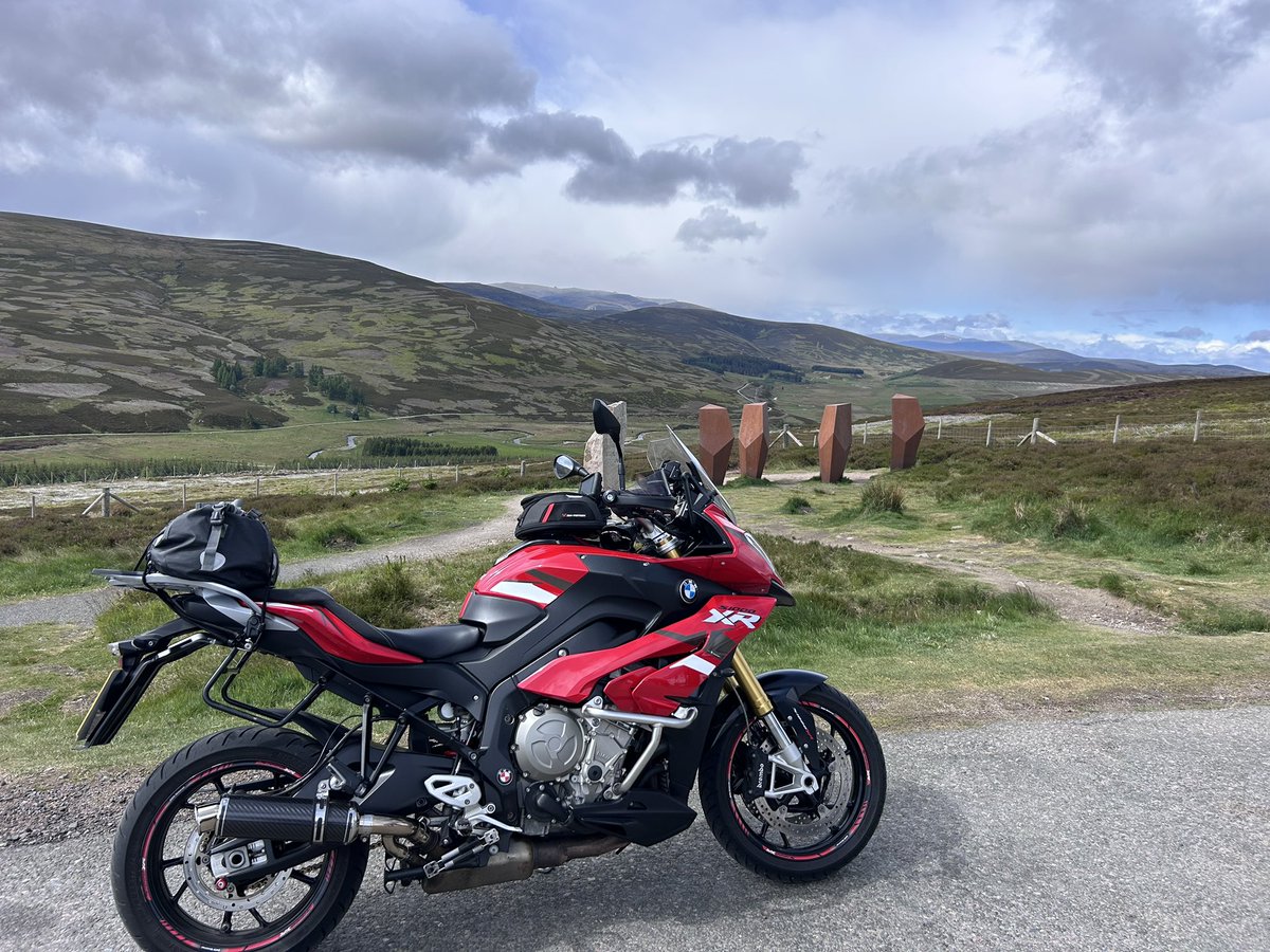 XJRT1964's tweet photo. Wet over Glenshee but then the rain had gone before me so it was just soaking roads 🥳 #onnit 😝🏍️🏴󠁧󠁢󠁳󠁣󠁴󠁿😎 https://t.co/bI9BGpZwG8