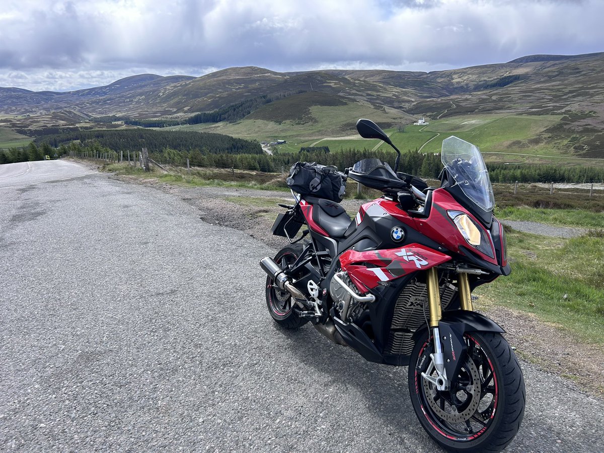 XJRT1964's tweet photo. Wet over Glenshee but then the rain had gone before me so it was just soaking roads 🥳 #onnit 😝🏍️🏴󠁧󠁢󠁳󠁣󠁴󠁿😎 https://t.co/bI9BGpZwG8