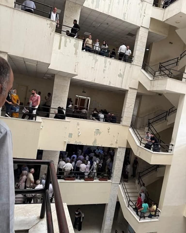 essasys's tweet photo. #Judge Beaten and Arrested in #Aleppo by #General_Security
Judge #Ahmed_Haskel was subjected to a humiliating physical assault by members of the"General Security" in Aleppo the day before yesterday, while carrying out his official duties of inspecting the scene ofa flagrant1&4🧵 https://t.co/zzG7OXmwL9