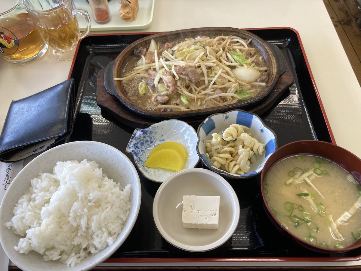 _toysking_daru's tweet photo. 浜屋【福岡県古賀市】
ホルモン定食【840円】

お百姓さんや生きとし生けるものへ感謝の気持ちを込めて、残さず食べます☹️

#出張買取
#プラモデル
#メーカーフィギュア
#福岡県
#トイズキング  
👇👇
https://t.co/wArQ4NT4G1 https://t.co/JRHNlnL5Gg