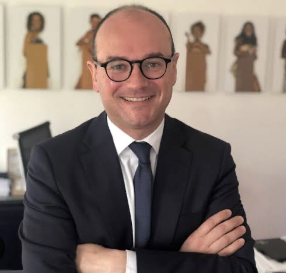 phgosselin's tweet photo. #Partielles #Elections #Député
Bravo à @sbastien_martin largement élu député de la Saône et Loire face au RN. Un nouveau parlementaire expérimenté!
Certes, une élection partielle à confirmer, mais la Droite républicaine semble bien de retour!
@BrunoRetailleau #2027 https://t.co/4QjZJrRDtM