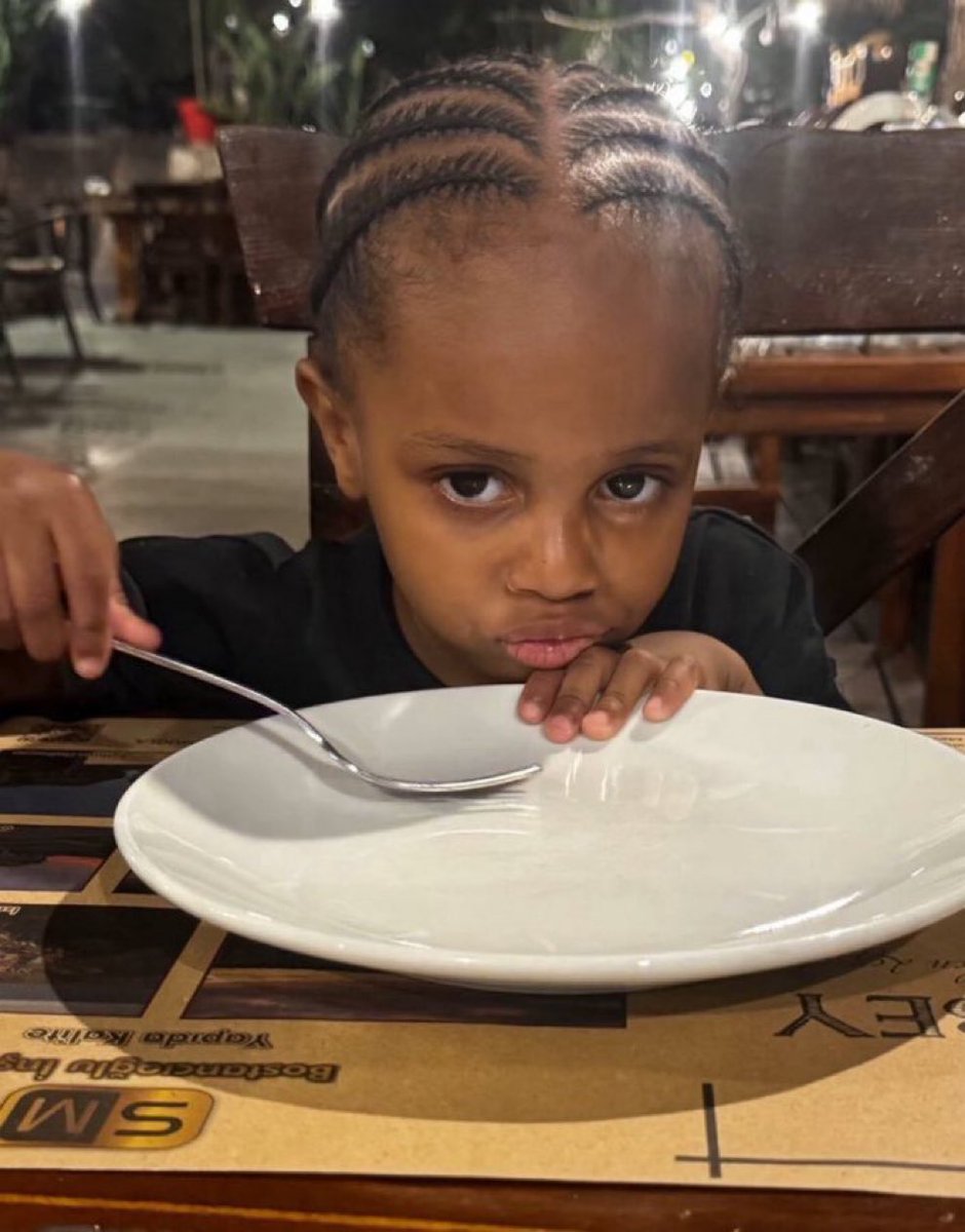 TheDamiForeign's tweet photo. This Wizkid son no Dey ever smile🤦🏻‍♂️😂 https://t.co/8l5VXMjs90