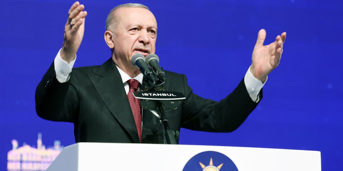 halktvcomtr's tweet image. Erdoğan: Koltuğundan güç devşirip zulmedenlere müsamaha göstermeyiz
halktv.com.tr/siyaset/erdoga…